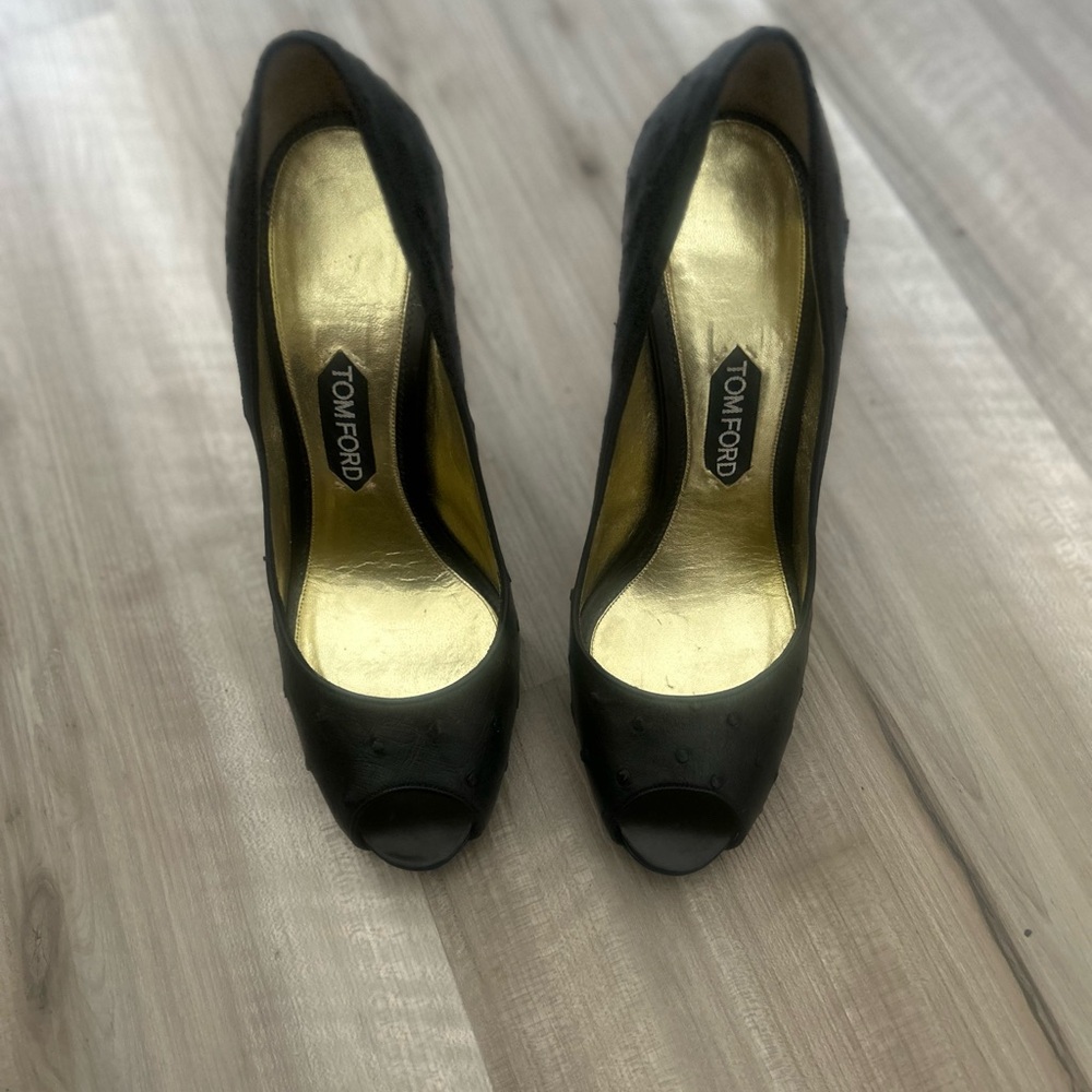 Tom Ford Black Peep Toe Ostrich Leather Heel Pumps